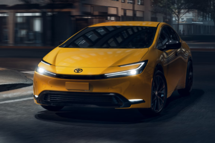 Novo Toyota Prius: O Laborat&oacute;rio H&iacute;brido que Moldar&aacute; Corolla, Cross e Picapes no Brasil!