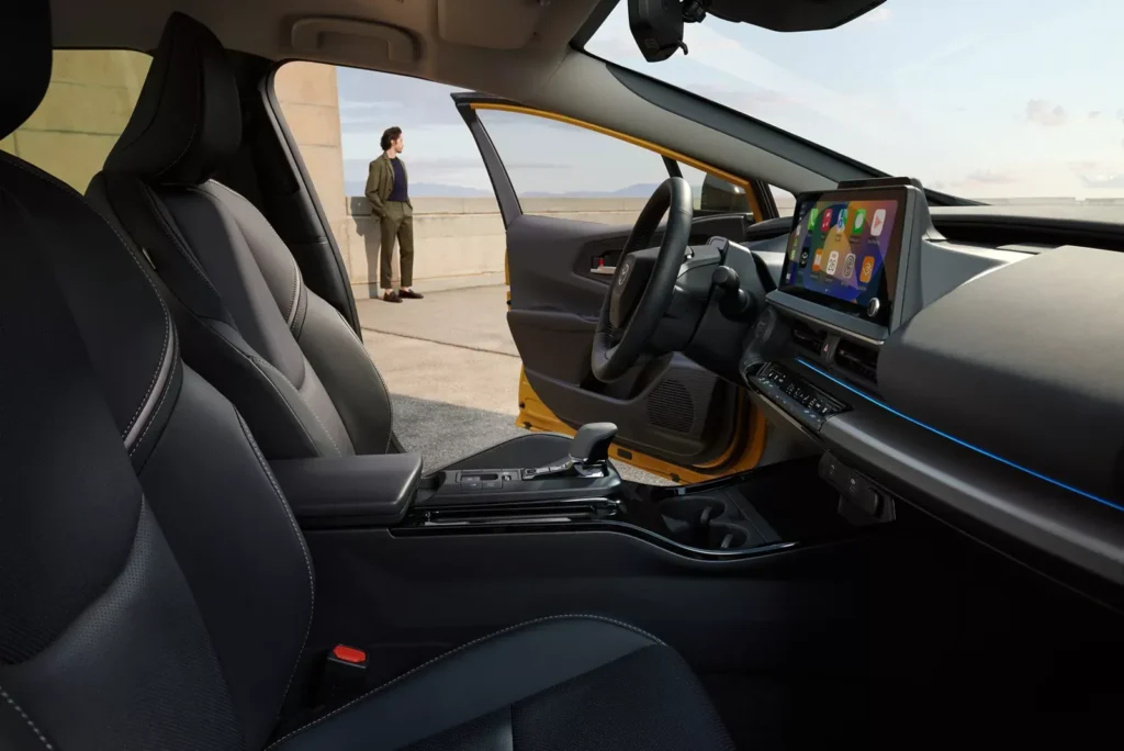 De feio a referência global: o novo Toyota Prius que redefine eficiência, estética e vira laboratório híbrido para Corolla, Cross e picape