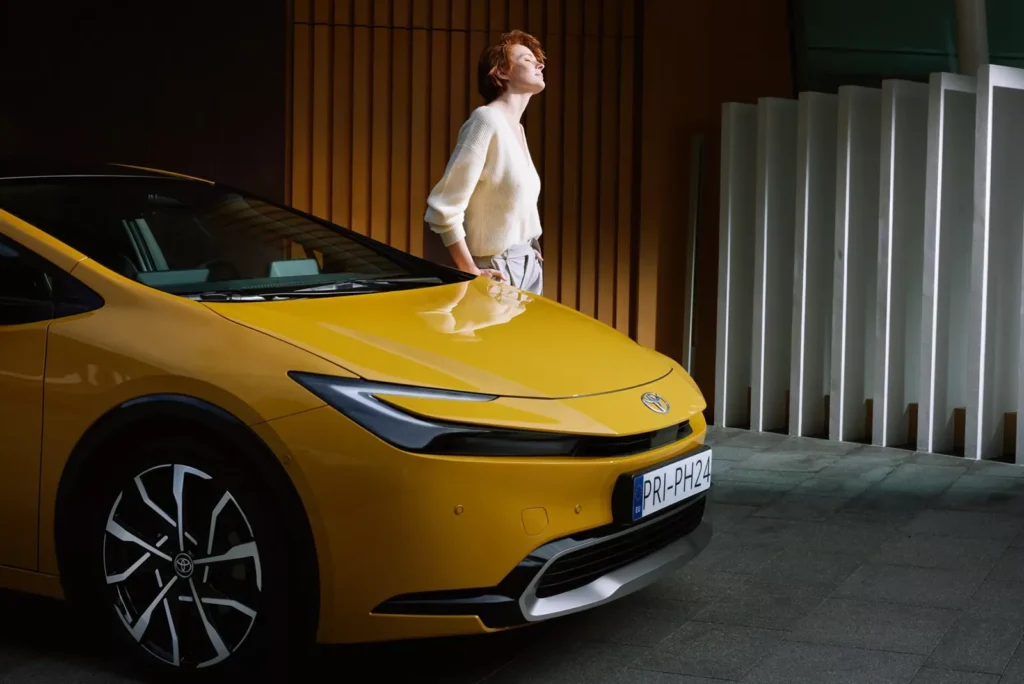 De feio a referência global: o novo Toyota Prius que redefine eficiência, estética e vira laboratório híbrido para Corolla, Cross e picape