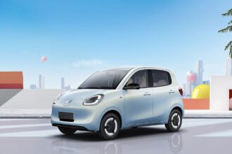 Mini EV: O Carro Elétrico de R$ 25 mil que Custa Pouco Mais que um iPhone e Vira Fenômeno