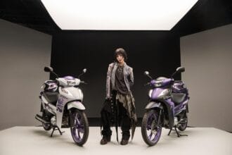 Honda Biz Kuromi na CCXP25: O conceito roxo e branco que roubou a cena! Versão EX parte de R$ 16.030.