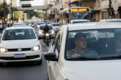 MP 1.327 Impulsiona CNH 2026 com Renova&ccedil;&atilde;o Autom&aacute;tica: Veja Quem se Beneficia e Quem Fica Exclu&iacute;do