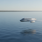 Veículo marítimo de efeito solo chinês voando a baixa altitude sobre o oceano, equipado com tecnologias avançadas para resgate médico.