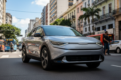 Kia EV3 em cen&aacute;rio urbano brasileiro