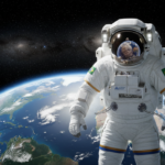 Astronauta observando a Terra do espaço, com destaque para a fragilidade do planeta e a beleza da atmosfera.