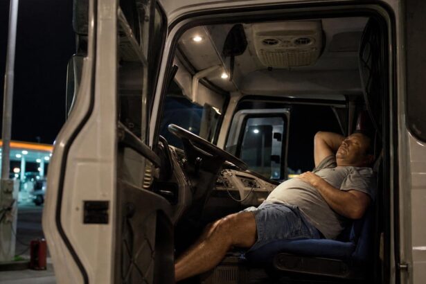 Ar condicionado elétrico para caminhão: quando compensa para quem descansa na cabine com o motor desligado