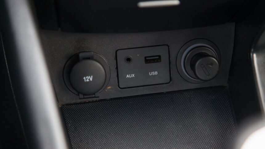 Entrada USB do carro: foto que ilustra o guia Entrada USB do carro: 5 falhas e cuidados