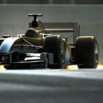 Carro de Fórmula 1 na pista