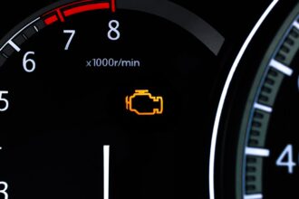 Luz da injeção acesa: foto que ilustra o guia Luz da injeção acesa: 3 sinais de risco