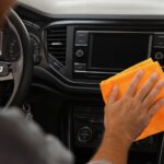 Painel do carro: foto que ilustra o guia Painel do carro ressecado: o que passar