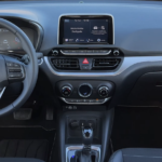 Painel de instrumentos e volante do Hyundai HB20 2023