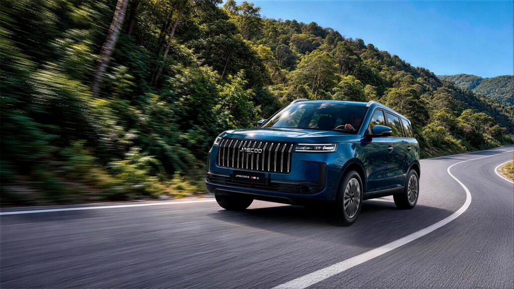 Jaecoo 5 chega ao Brasil em 1º de outubro com 4,38 metros, sistema híbrido que dispensa tomada e autonomia próxima de 1.000 km por R$ 154.990 10 Jaecoo 5 chega ao Brasil em 1º de outubro com 4,38 metros, sistema híbrido que dispensa tomada e autonomia próxima de 1.000 km por R$ 154.990