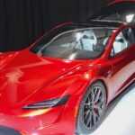 Superesportivo Tesla Roadster apresentado em evento oficial