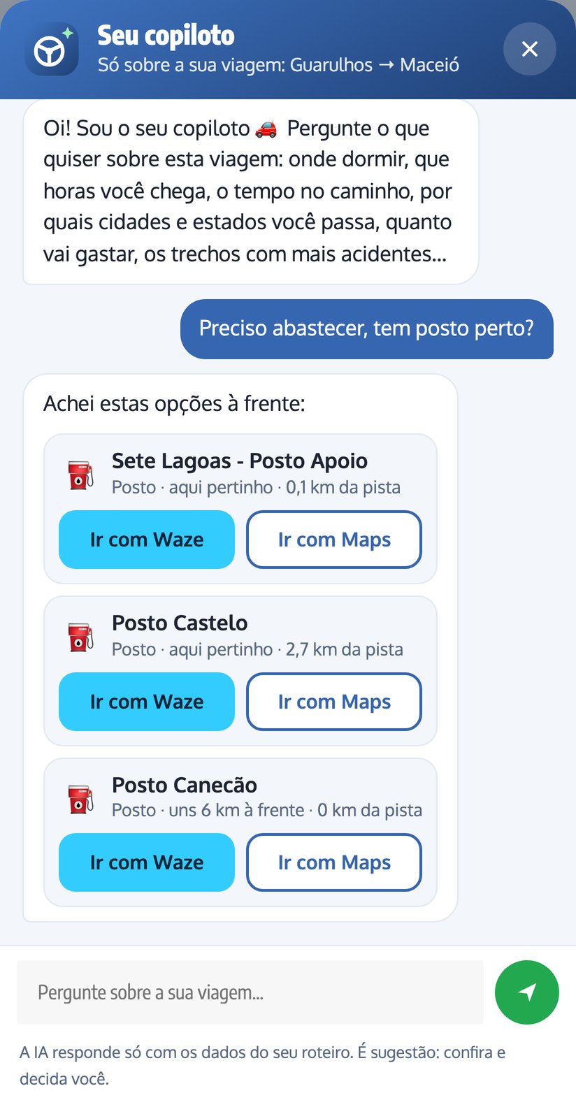 Copiloto mostrando postos à frente com botões Ir com Waze e Ir com Maps
